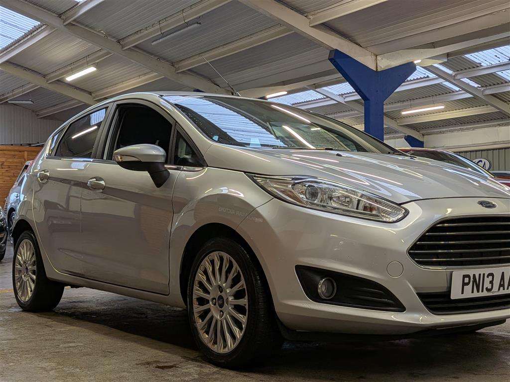 <p>2013 FORD FIESTA TITANIUM</p>
