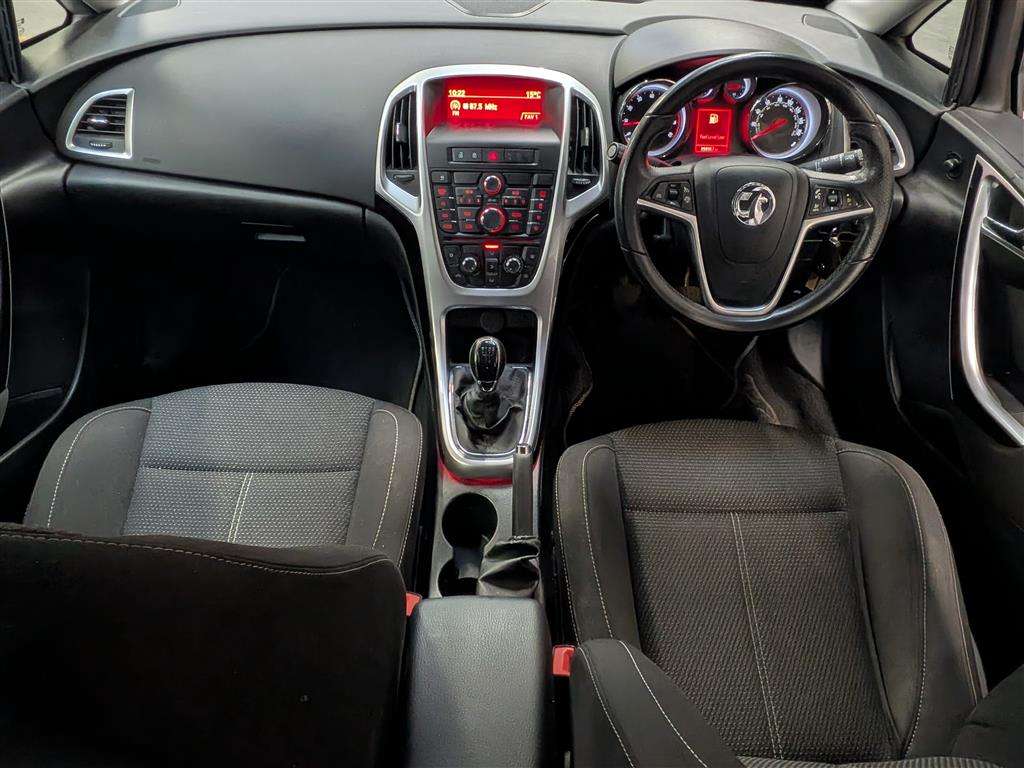 <p>2014 VAUXHALL ASTRA SRI</p>