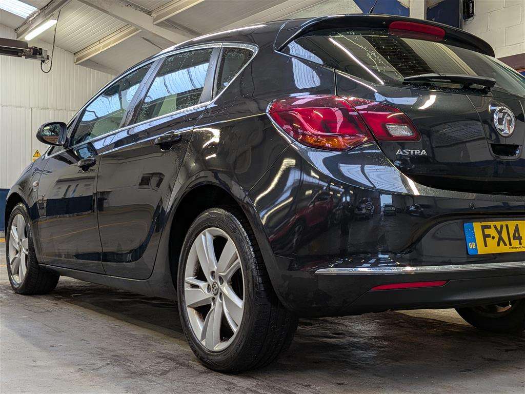<p>2014 VAUXHALL ASTRA SRI</p>
