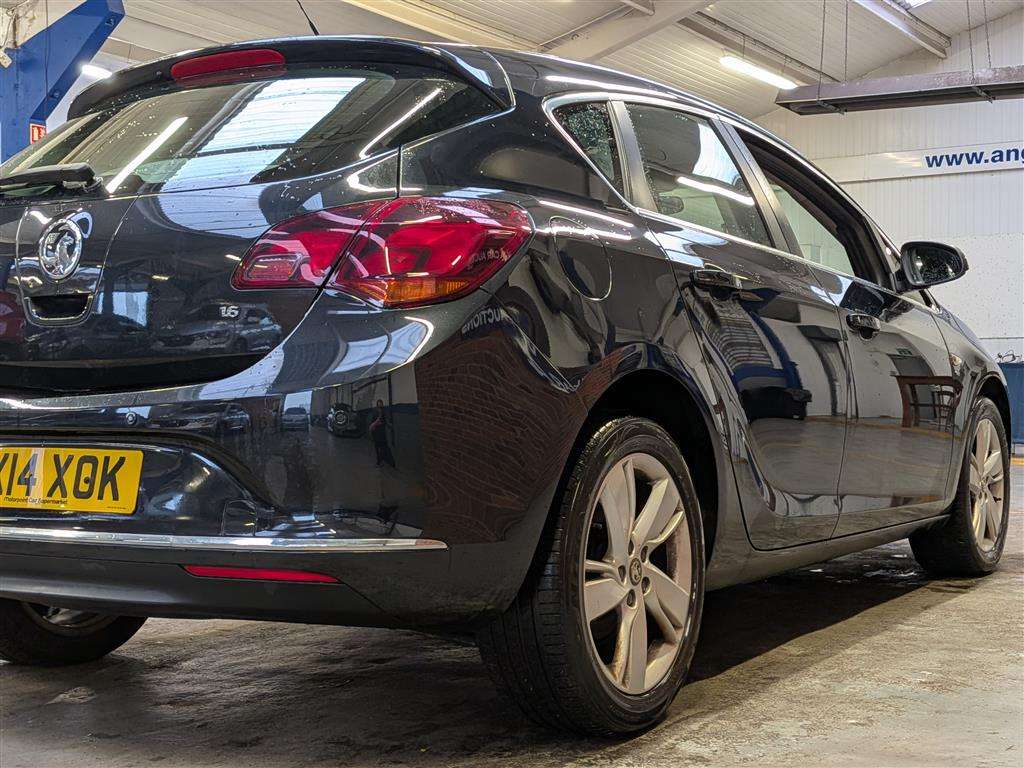 <p>2014 VAUXHALL ASTRA SRI</p>