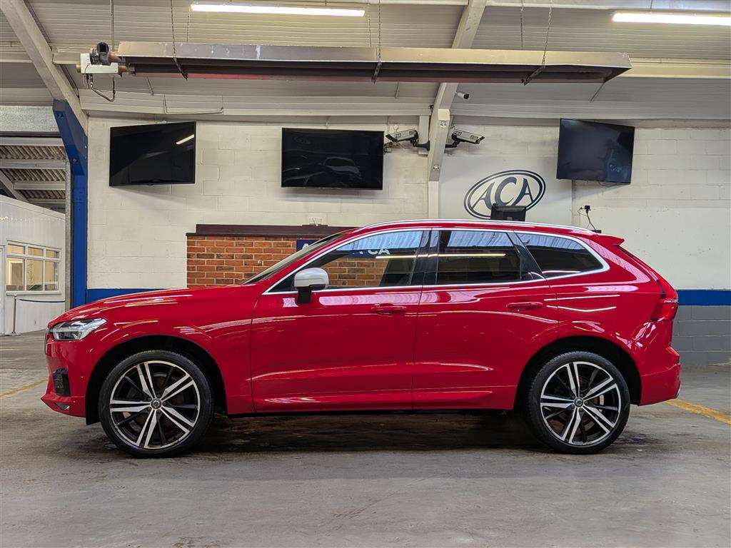 <p>2017 VOLVO XC60 R-DESIGN PRO D4 AWD</p>