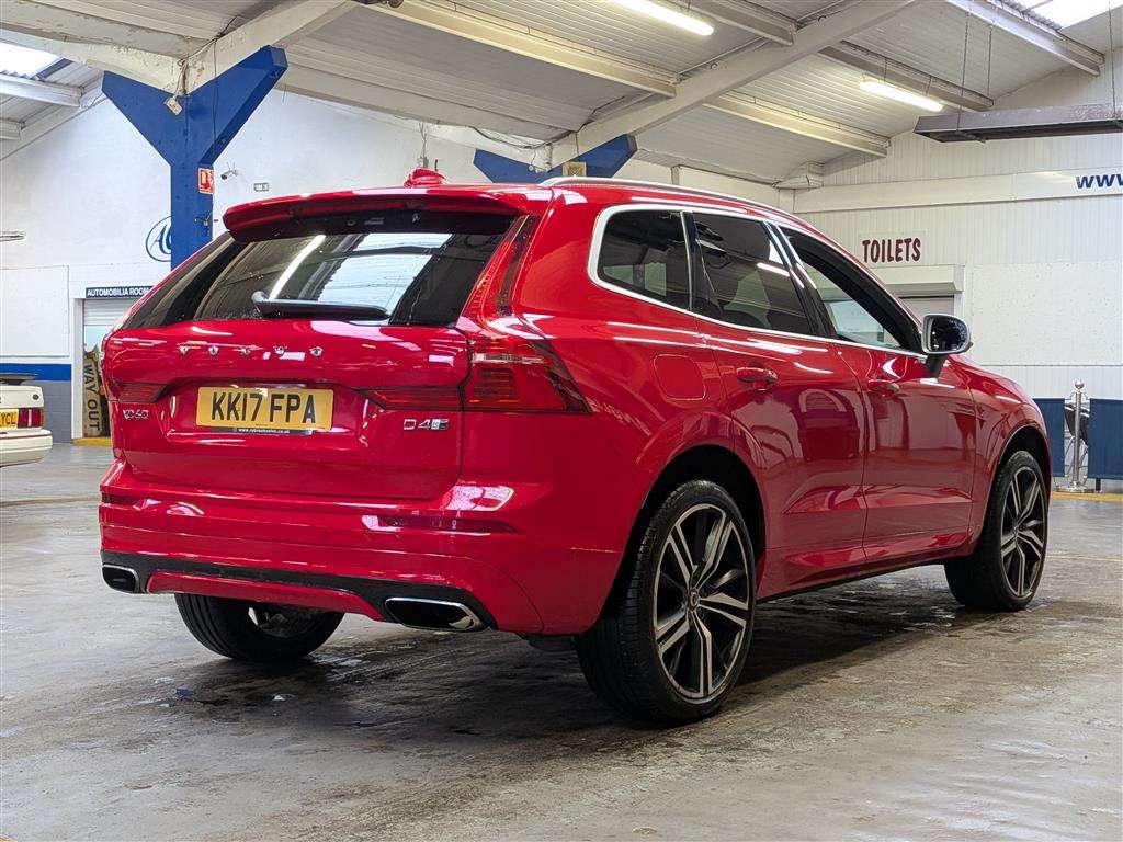 <p>2017 VOLVO XC60 R-DESIGN PRO D4 AWD</p>