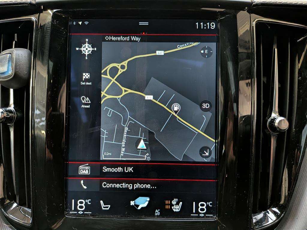 <p>2017 VOLVO XC60 R-DESIGN PRO D4 AWD</p>