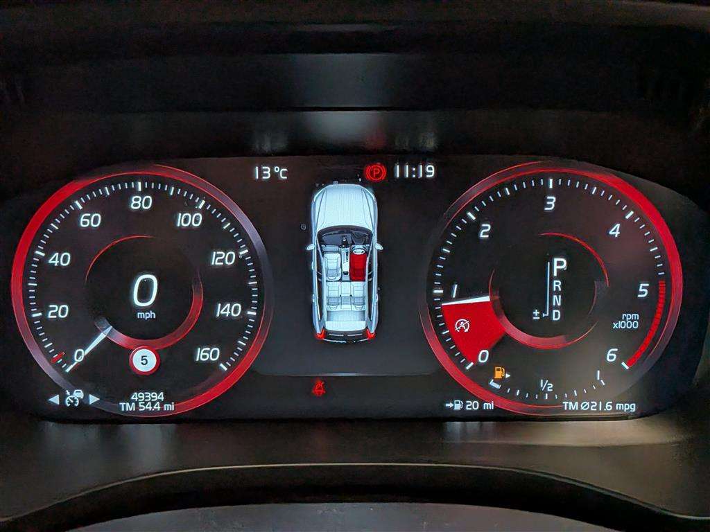 <p>2017 VOLVO XC60 R-DESIGN PRO D4 AWD</p>
