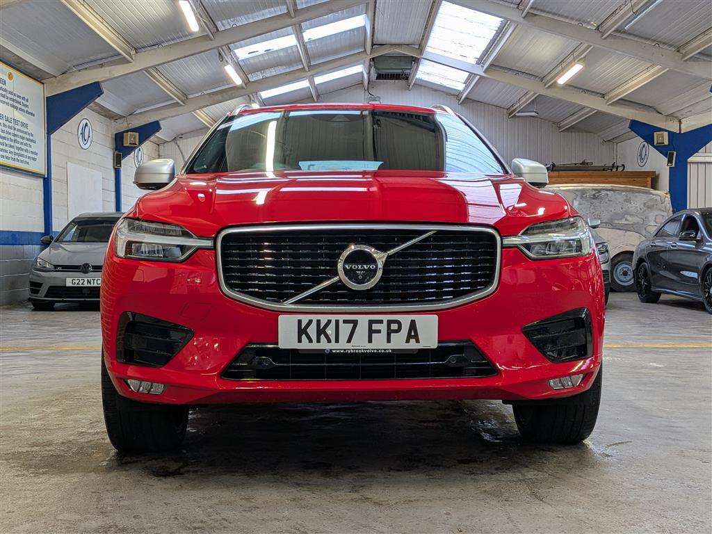 <p>2017 VOLVO XC60 R-DESIGN PRO D4 AWD</p>