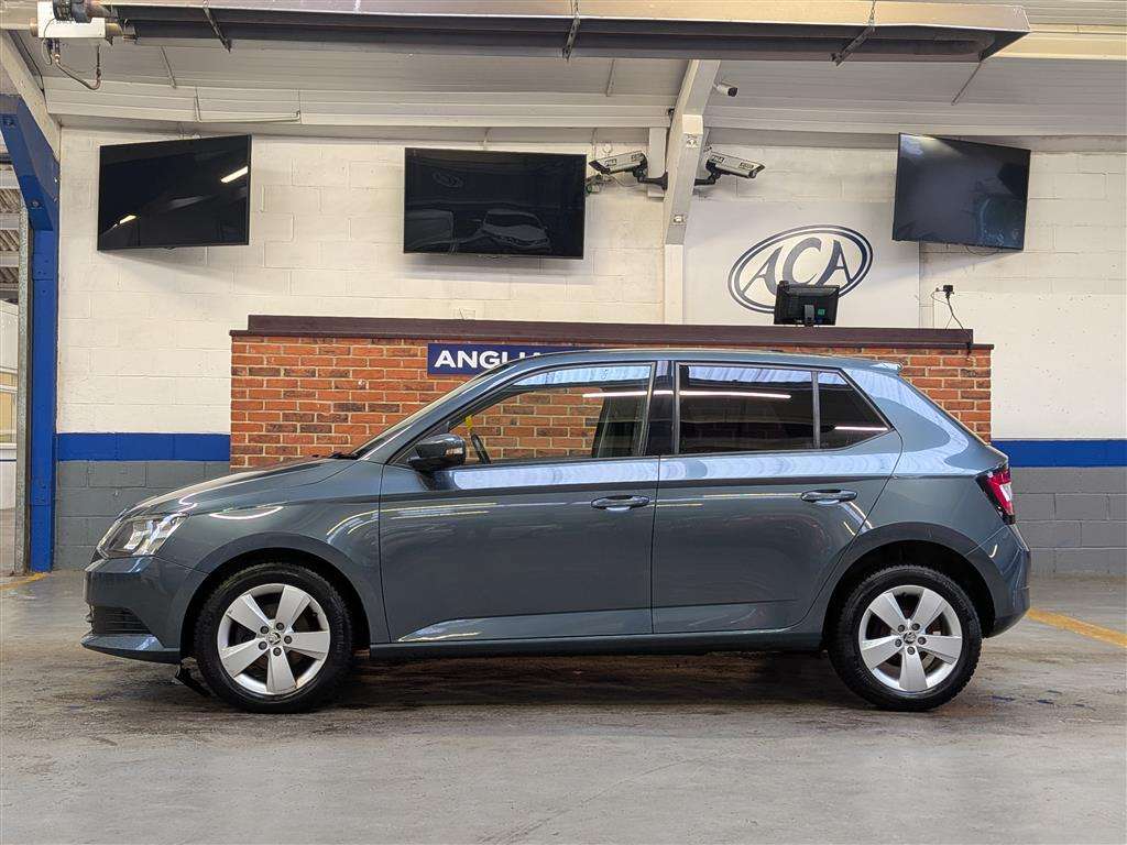 <p>2017 SKODA FABIA SE MPI</p>