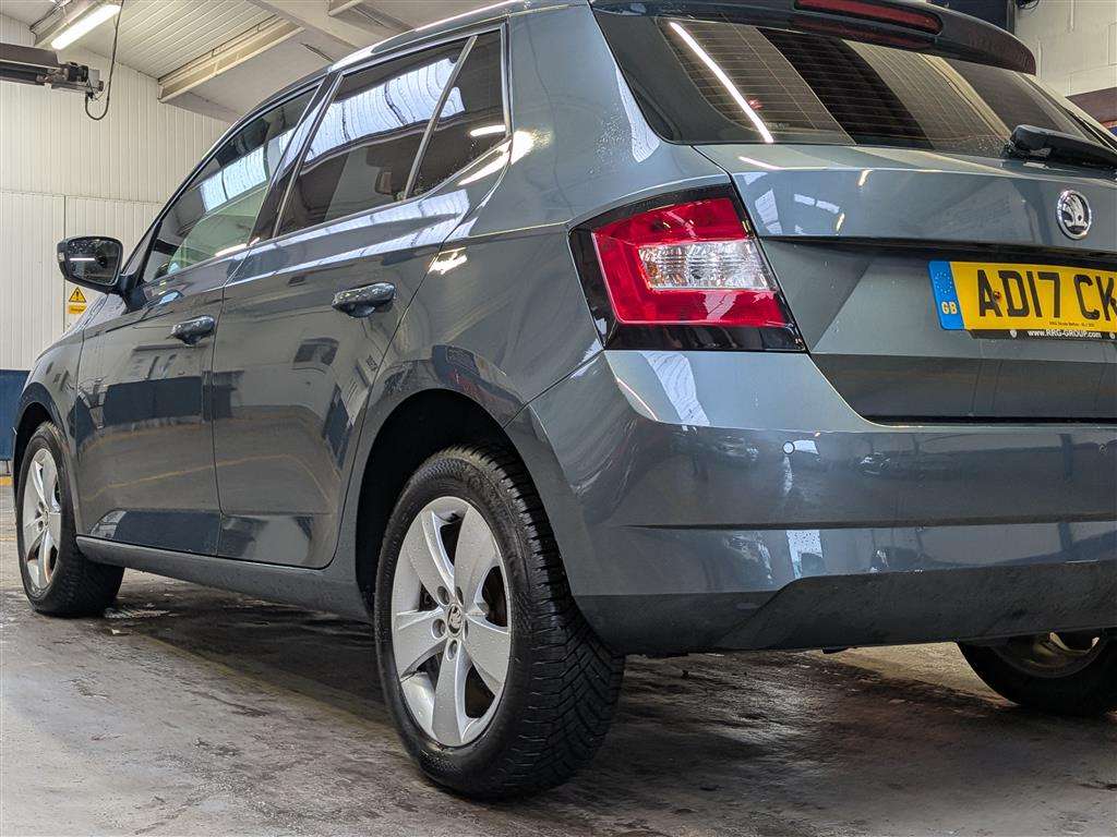 <p>2017 SKODA FABIA SE MPI</p>