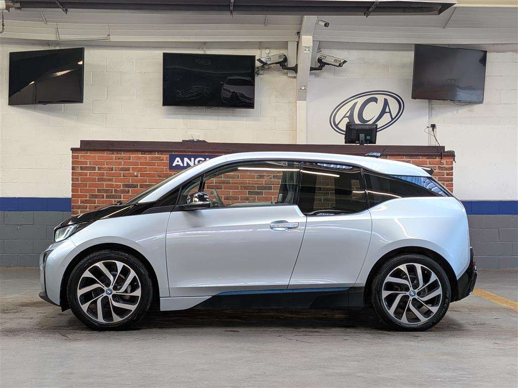 <p>2017 BMW I3</p>