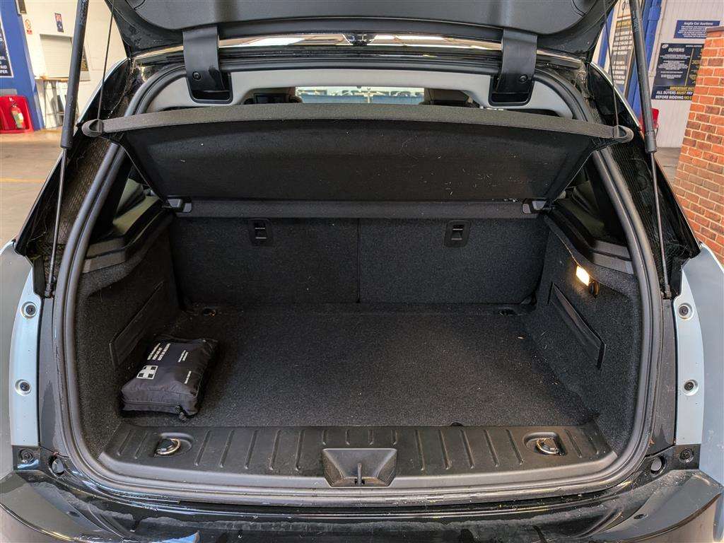 <p>2017 BMW I3</p>