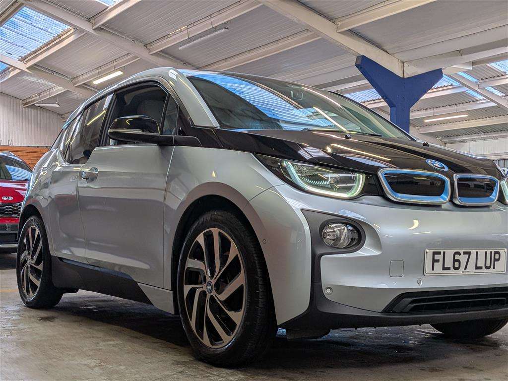 <p>2017 BMW I3</p>