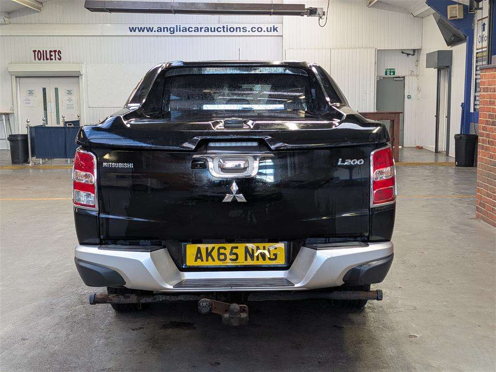 <p>2015 MITSUBISHI L200 BARBARIAN DCB DI-D</p>
