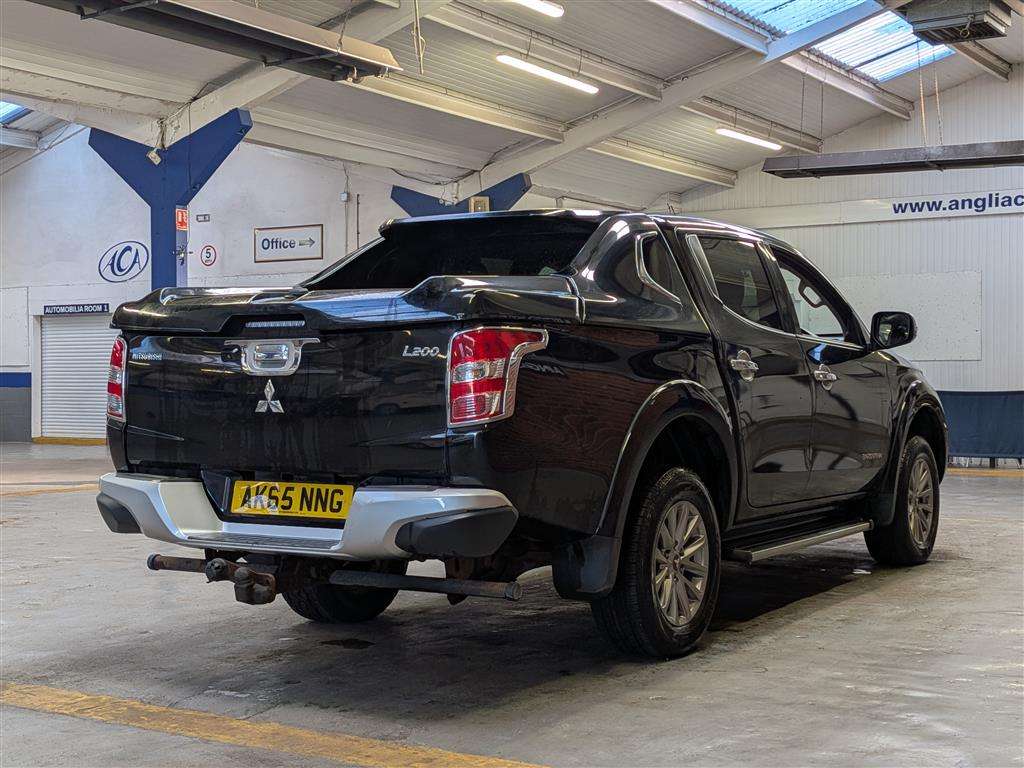 <p>2015 MITSUBISHI L200 BARBARIAN DCB DI-D</p>