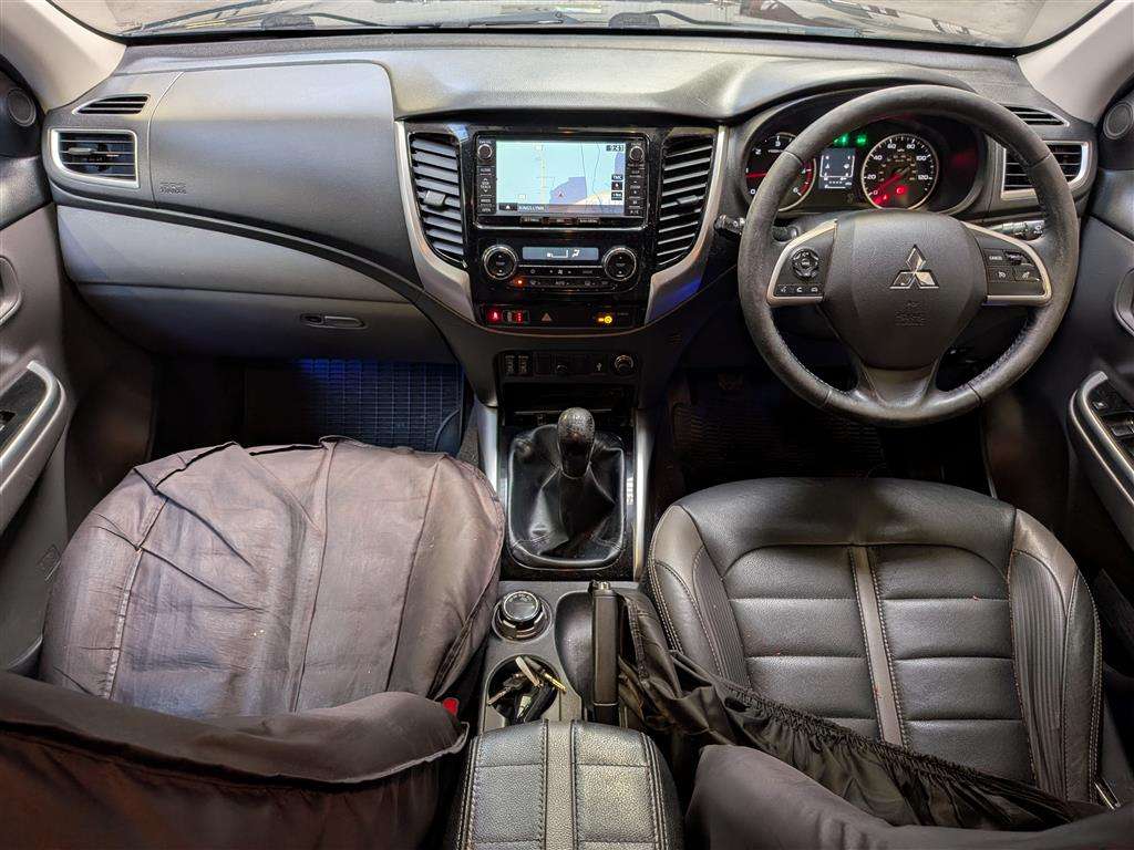 <p>2015 MITSUBISHI L200 BARBARIAN DCB DI-D</p>