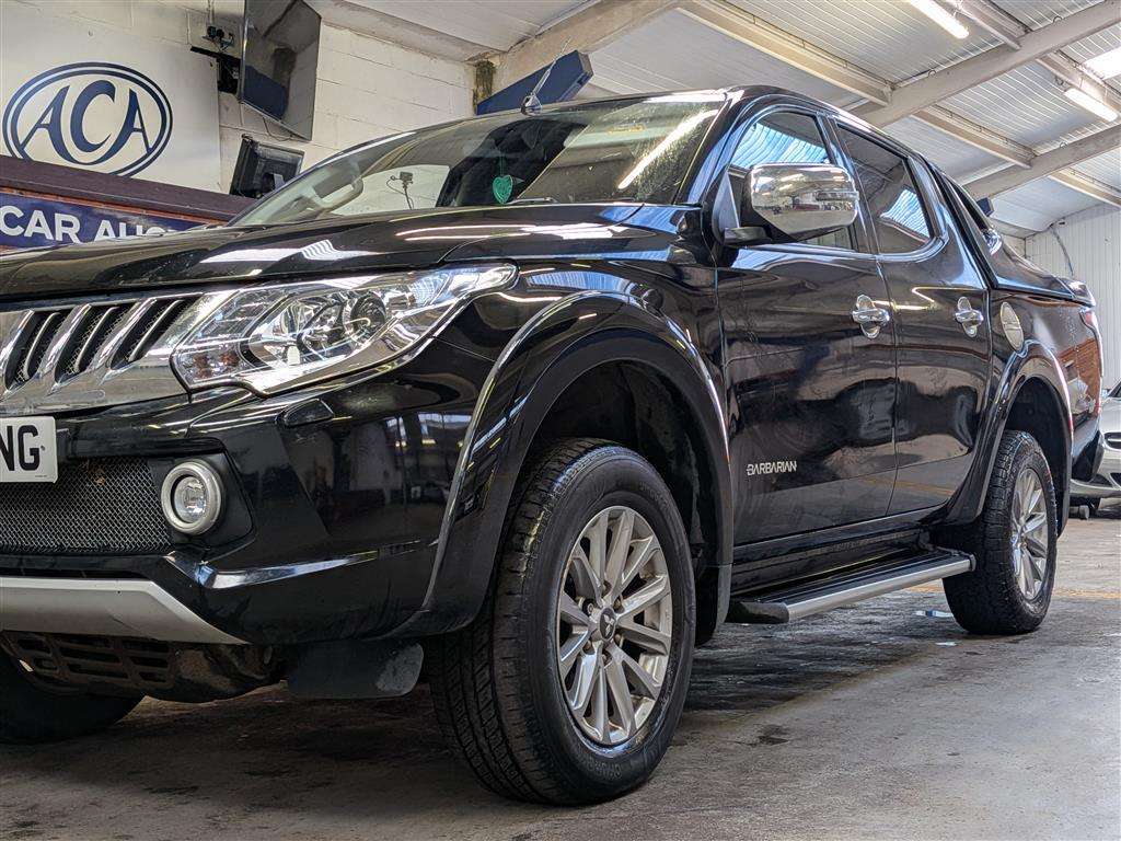 <p>2015 MITSUBISHI L200 BARBARIAN DCB DI-D</p>