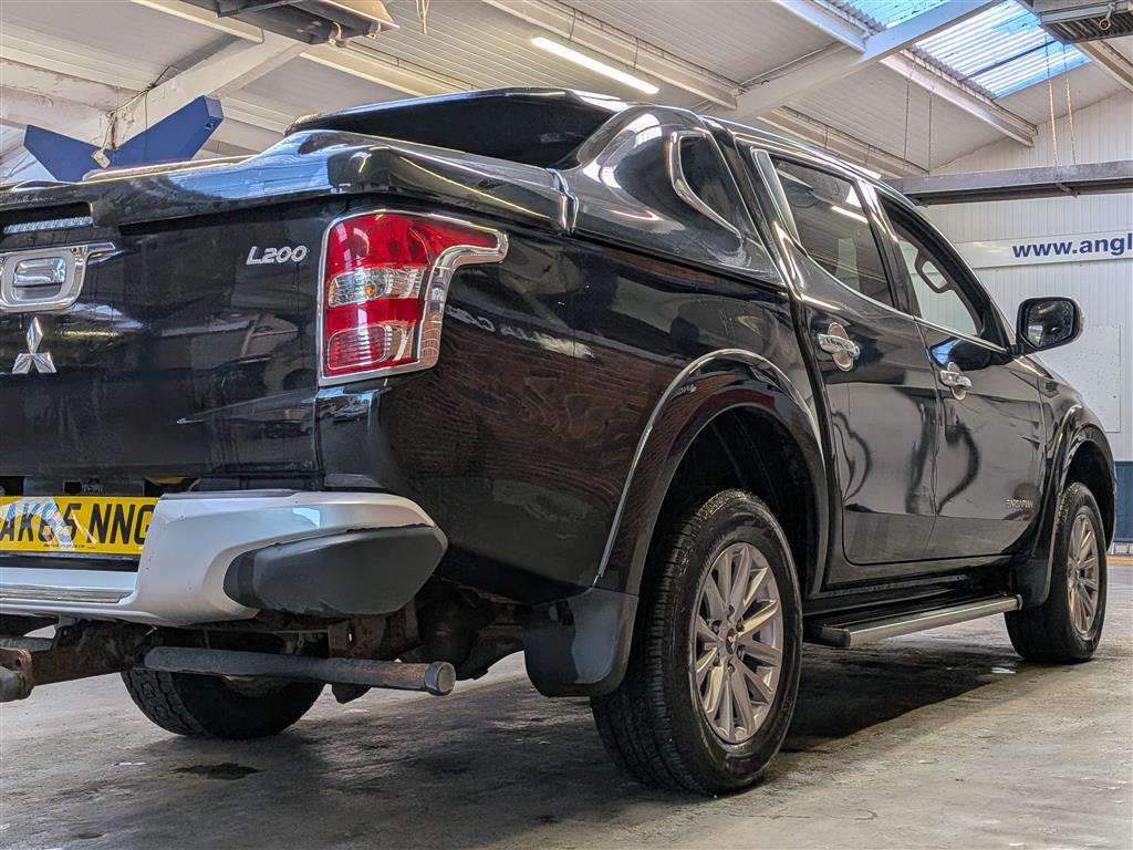 <p>2015 MITSUBISHI L200 BARBARIAN DCB DI-D</p>