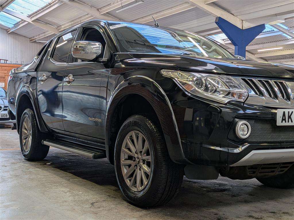 <p>2015 MITSUBISHI L200 BARBARIAN DCB DI-D</p>
