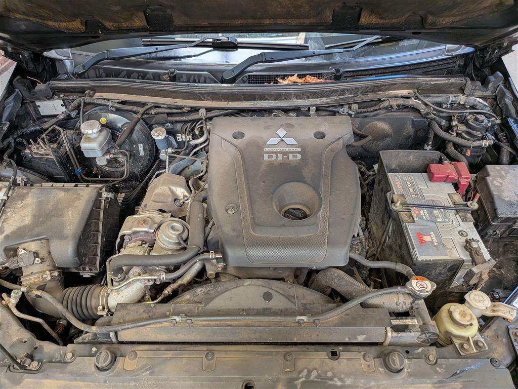 <p>2015 MITSUBISHI L200 BARBARIAN DCB DI-D</p>
