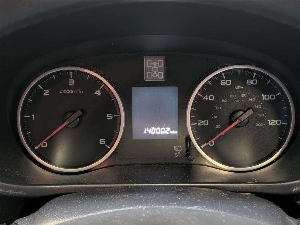 <p>2015 MITSUBISHI L200 BARBARIAN DCB DI-D</p>