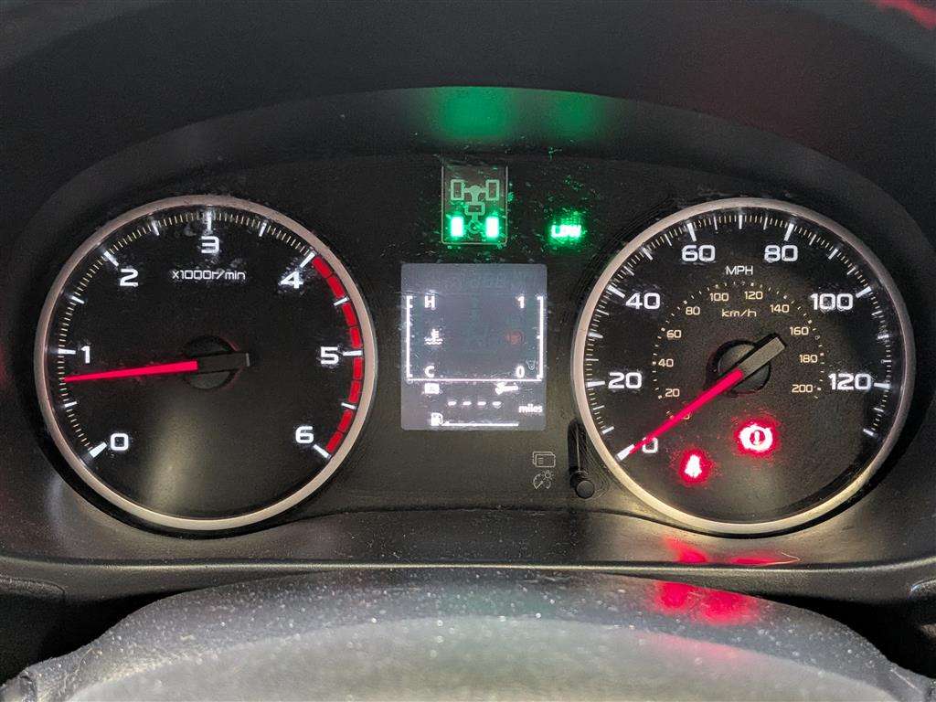 <p>2015 MITSUBISHI L200 BARBARIAN DCB DI-D</p>