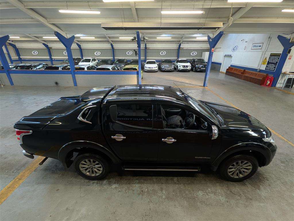 <p>2015 MITSUBISHI L200 BARBARIAN DCB DI-D</p>