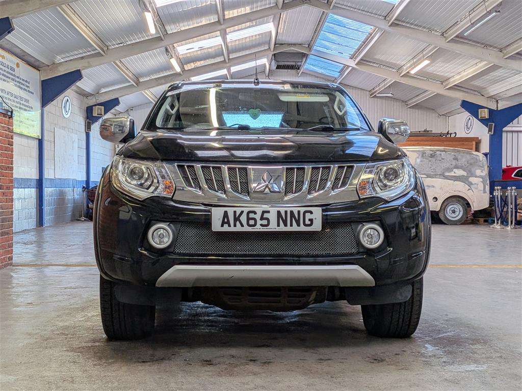 <p>2015 MITSUBISHI L200 BARBARIAN DCB DI-D</p>