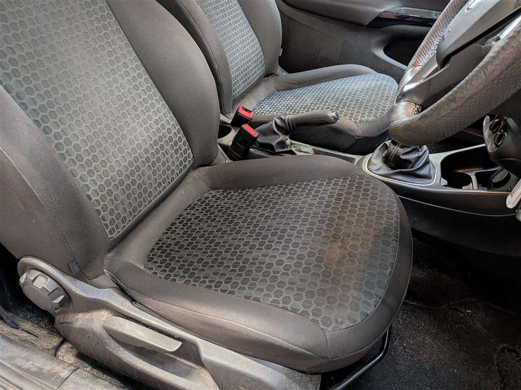 <p>2015 VAUXHALL CORSA STING R ECOFLEX S/S</p>