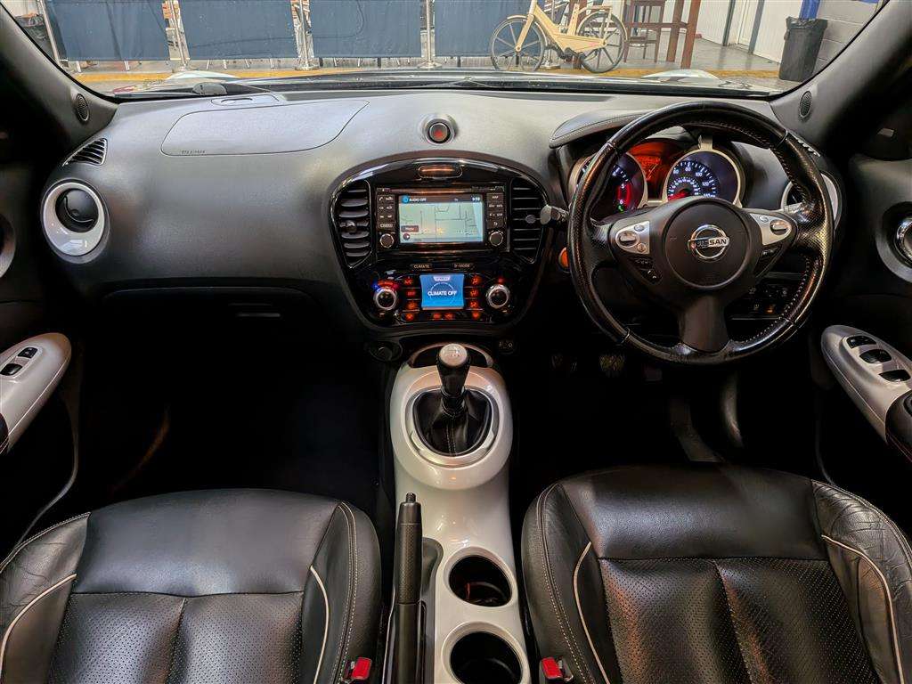 <p>2015 NISSAN JUKE TEKNA DCI</p>