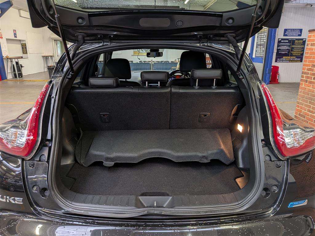 <p>2015 NISSAN JUKE TEKNA DCI</p>