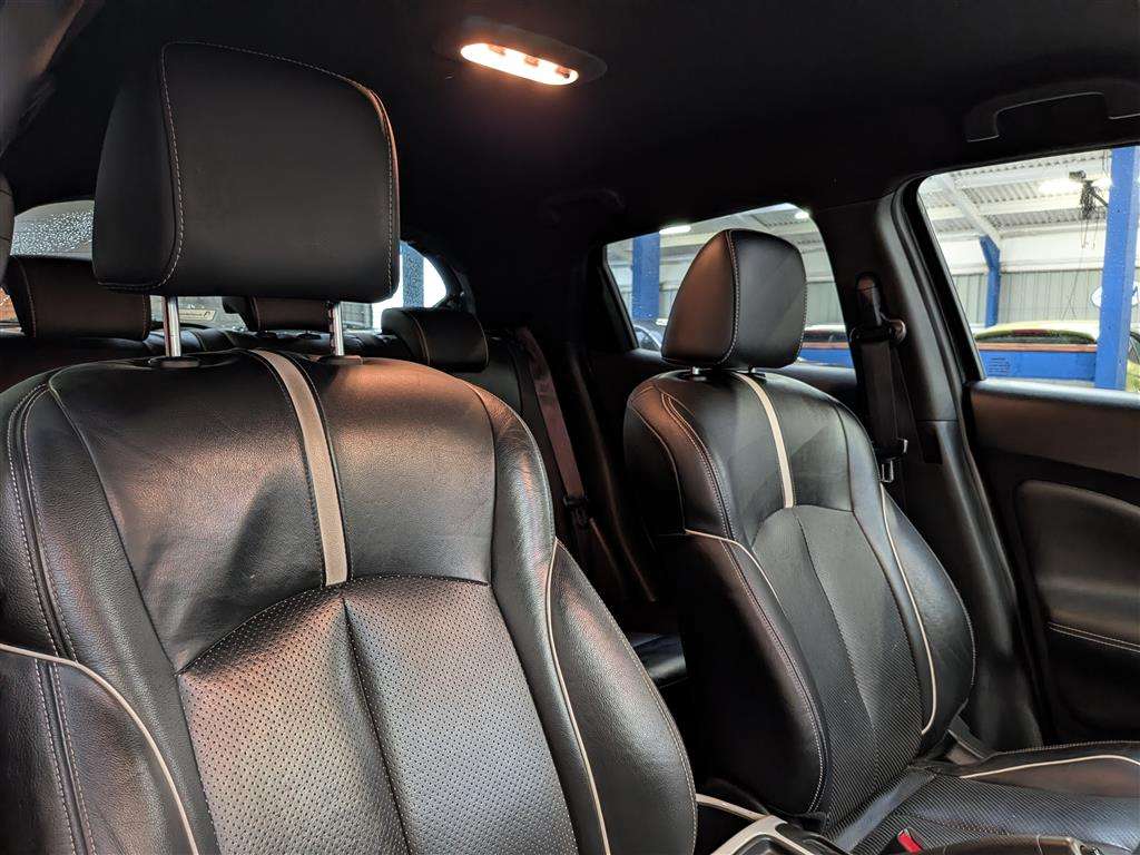 <p>2015 NISSAN JUKE TEKNA DCI</p>
