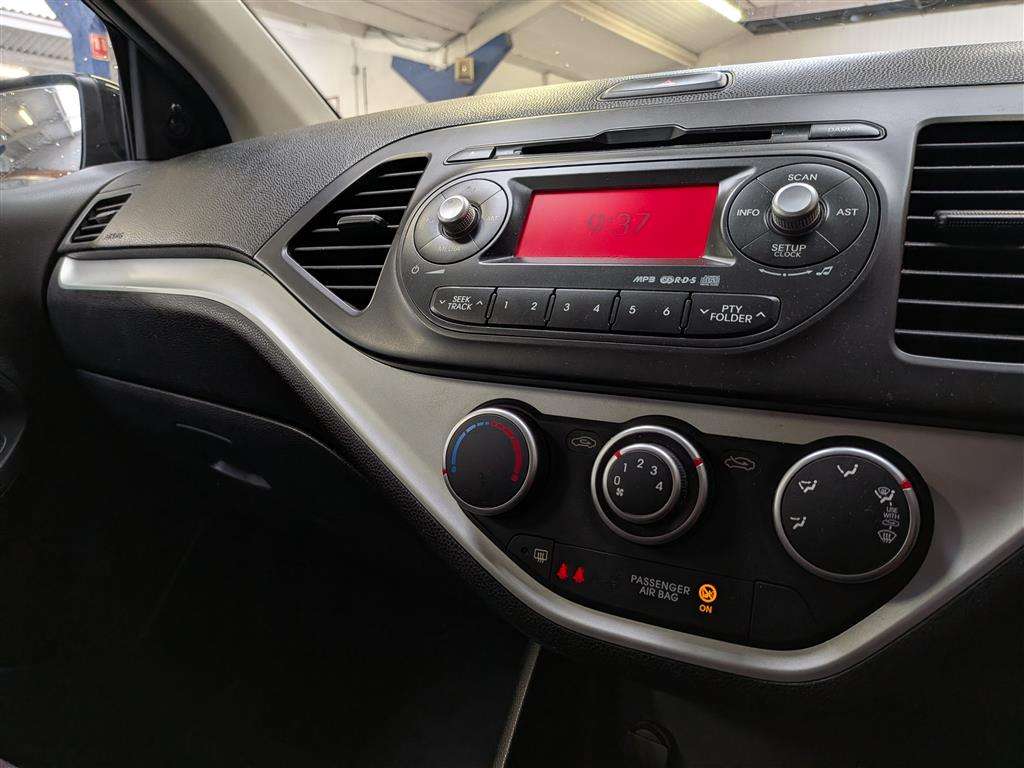 <p>2011 KIA PICANTO 1</p>