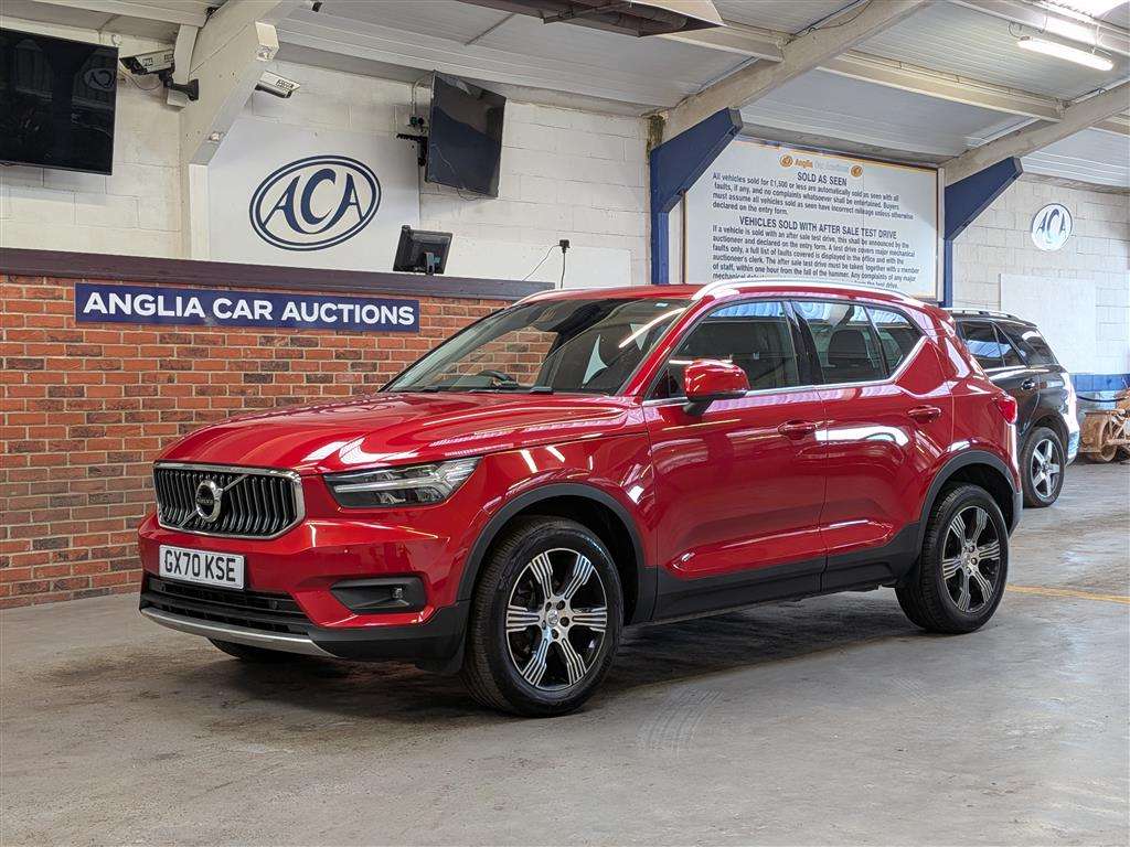 <p>2020 VOLVO XC40 INSCRIPTION T3</p>