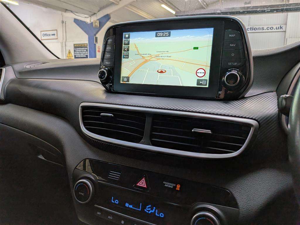 <p>2018 HYUNDAI TUCSON SE NAV GDI 2WD</p>