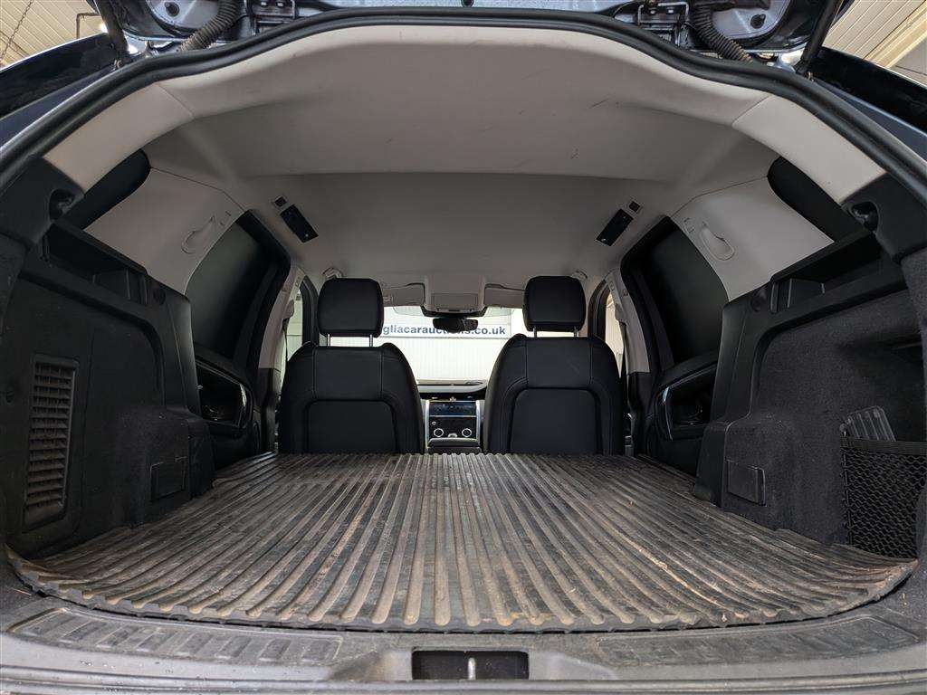 <p>2021 LAND ROVER DISCOVERY SPORT S D MHEV</p>