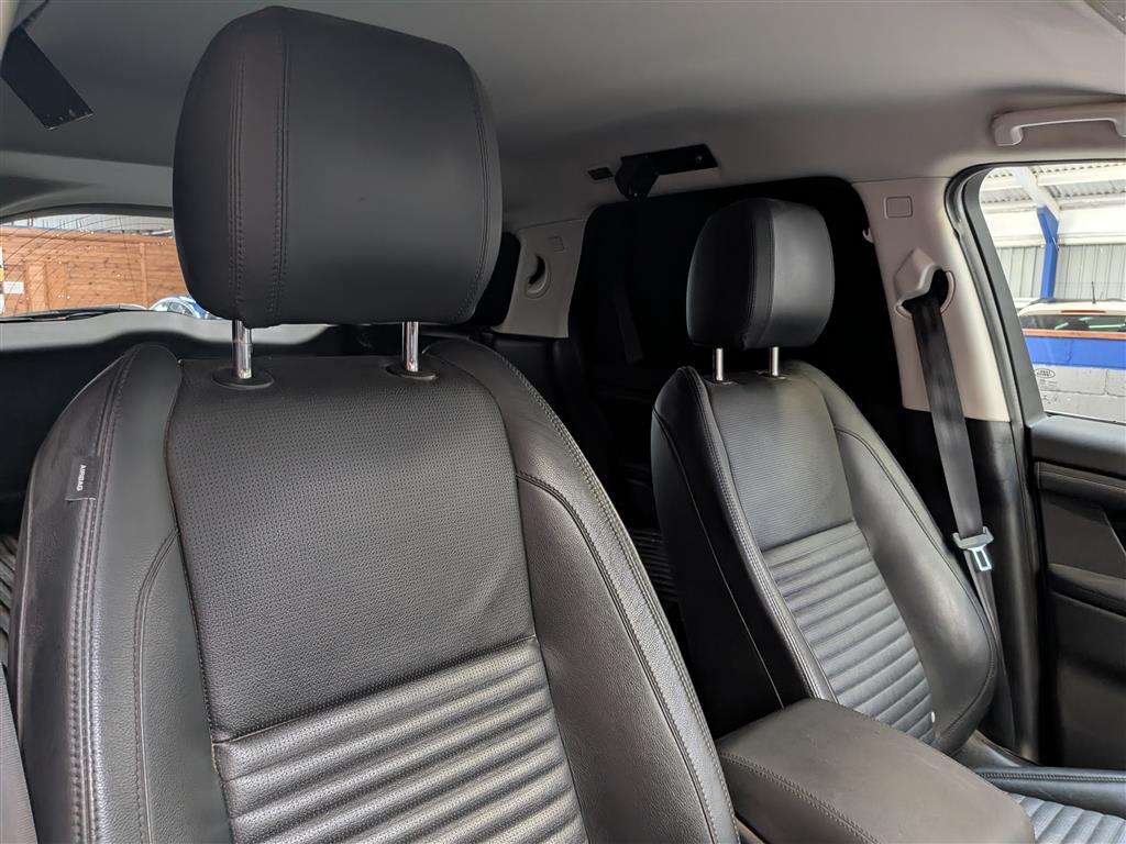 <p>2021 LAND ROVER DISCOVERY SPORT S D MHEV</p>