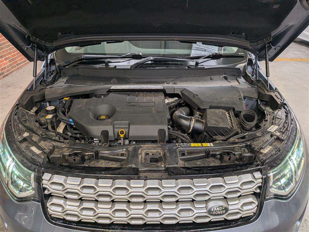 <p>2021 LAND ROVER DISCOVERY SPORT S D MHEV</p>