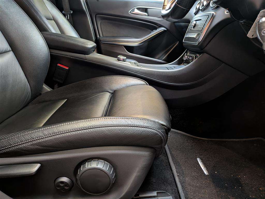 <p>2017 MERCEDES-BENZ A 200 D AMG LINE EXECUTIV</p>
