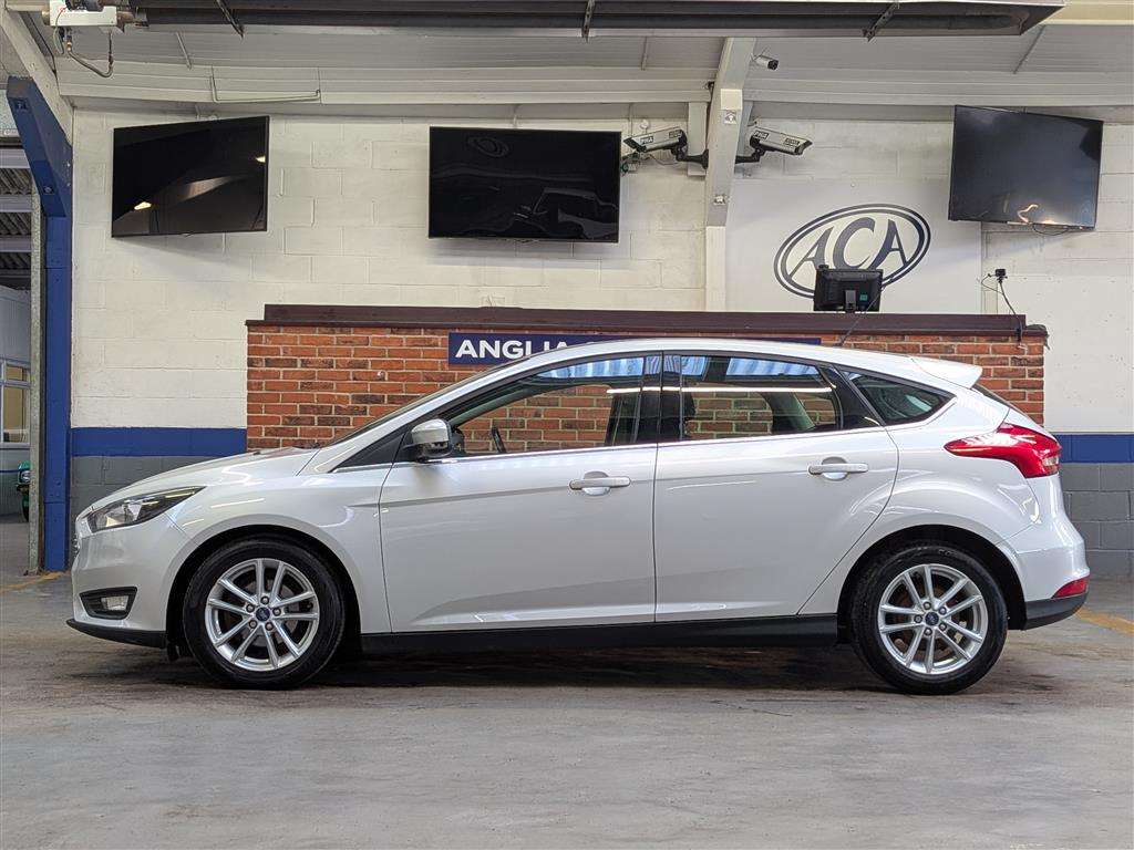 <p>2016 FORD FOCUS ZETEC</p>