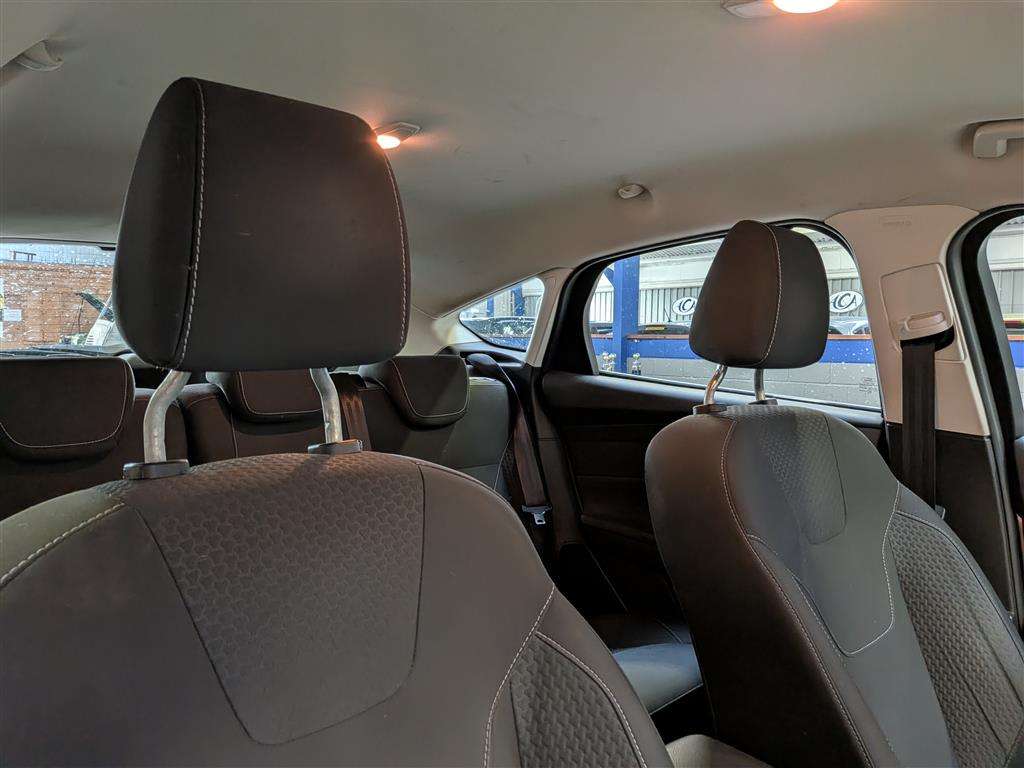 <p>2016 FORD FOCUS ZETEC</p>