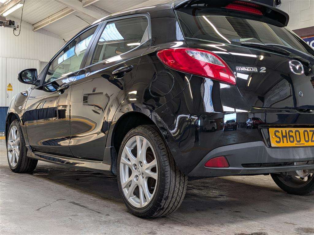 <p>2010 MAZDA 2 TAKUYA</p>