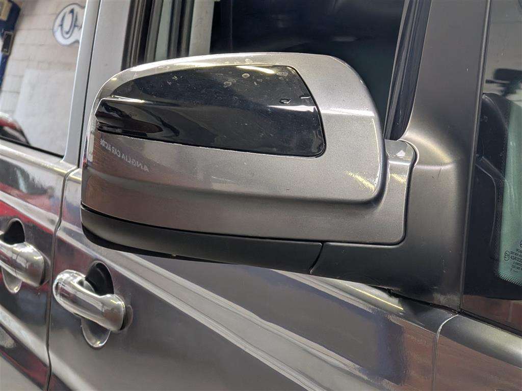 <p>2013 MERCEDES-BENZ VIANO AMBIENTE 2.2 CDI BL</p>
