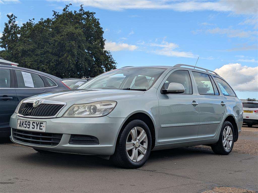 <p>2009 SKODA OCTAVIA SE TDI</p>