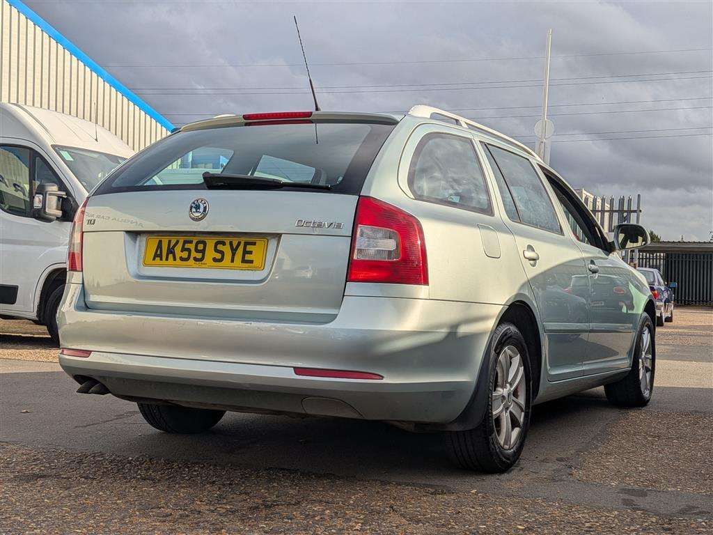 <p>2009 SKODA OCTAVIA SE TDI</p>