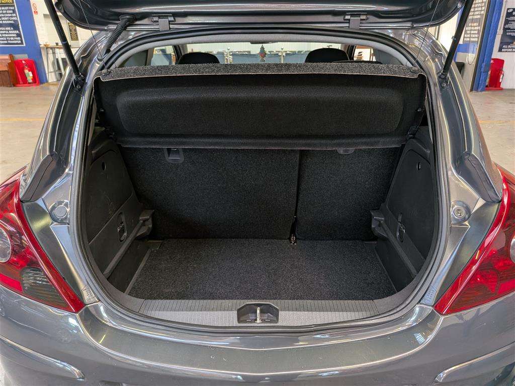 <p>2013 VAUXHALL CORSA SXI AC</p>