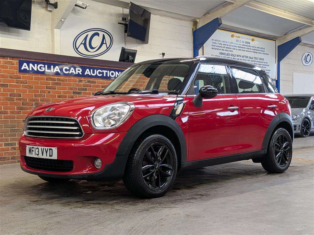 <p>2013 MINI COUNTRYMAN COOPER</p>