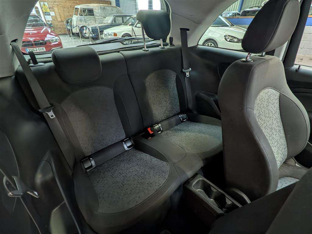 <p>2014 VAUXHALL ADAM JAM</p>