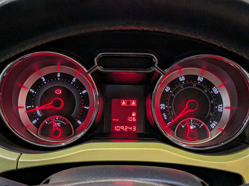 <p>2014 VAUXHALL ADAM JAM</p>