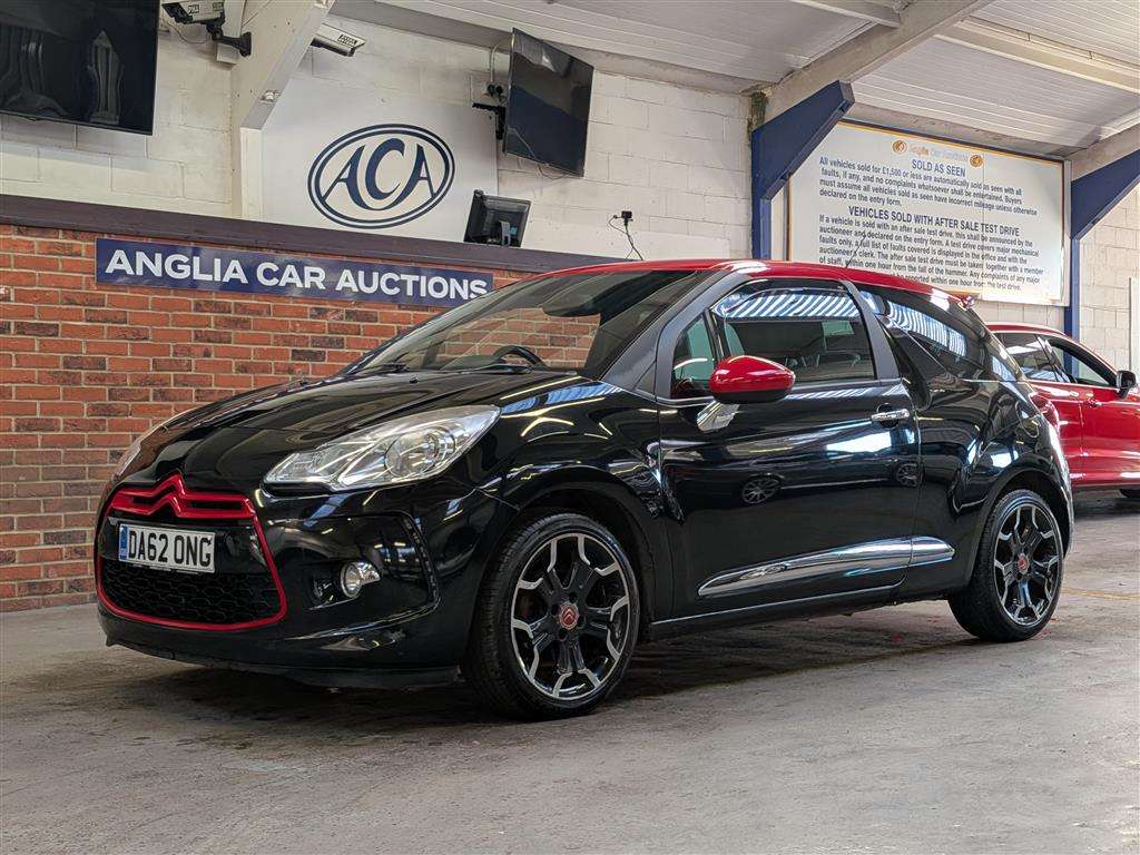 <p>2013 CITROEN DS3 AIRDREAM DSPORT RED E</p>