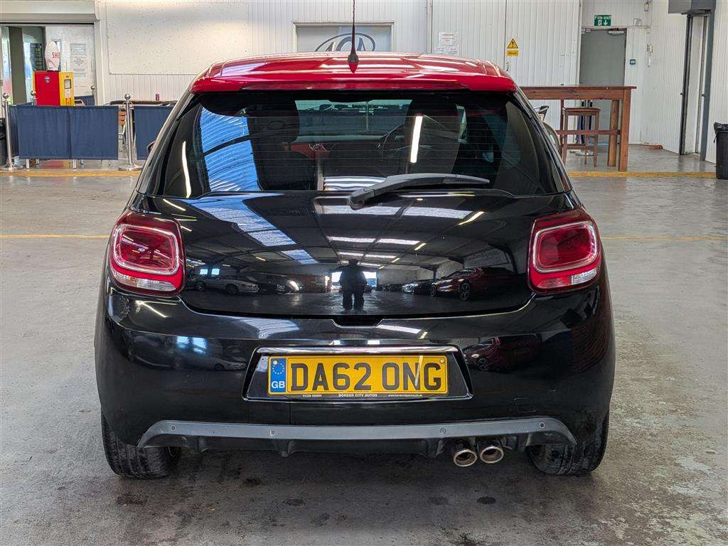 <p>2013 CITROEN DS3 AIRDREAM DSPORT RED E</p>
