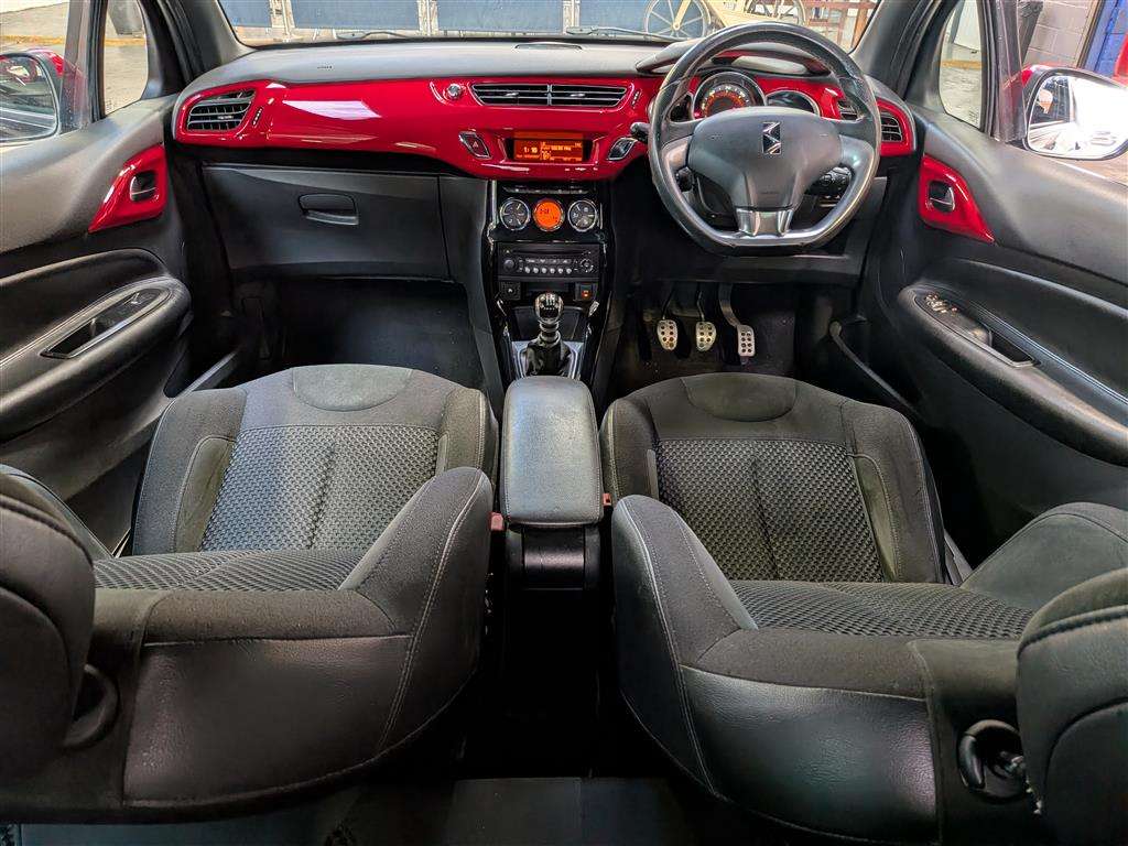 <p>2013 CITROEN DS3 AIRDREAM DSPORT RED E</p>