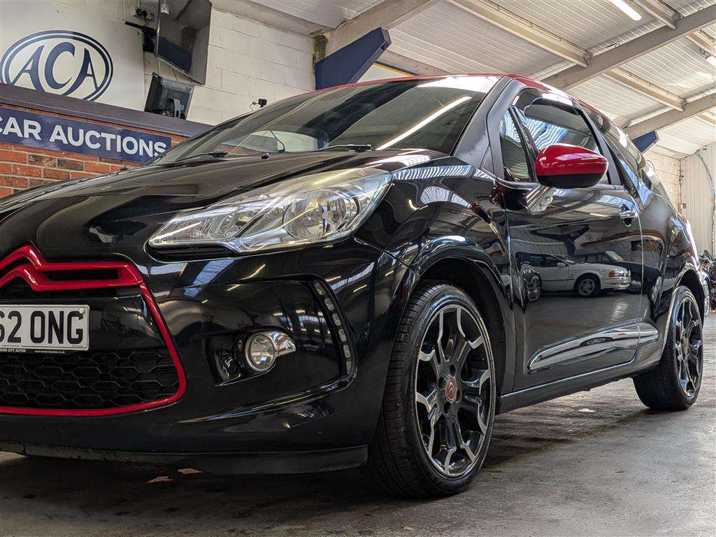 <p>2013 CITROEN DS3 AIRDREAM DSPORT RED E</p>